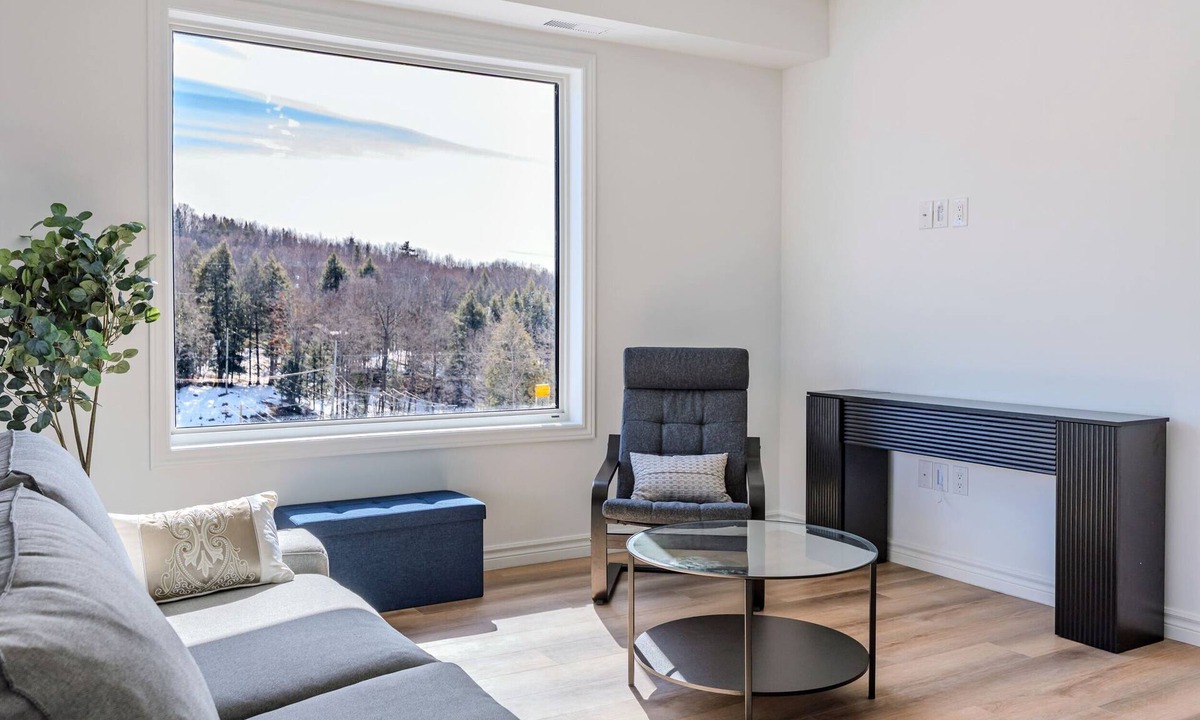 Huntsville House | Modern Townhome with Fairy Lake Views Near Downtown Huntsville