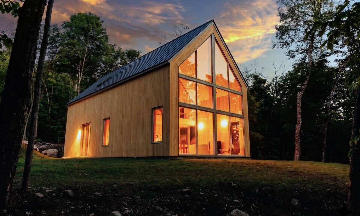 Lac Superieur Village Ski Chalet | Mont-Tremblant North side | Scandinavian Chalet with Spa