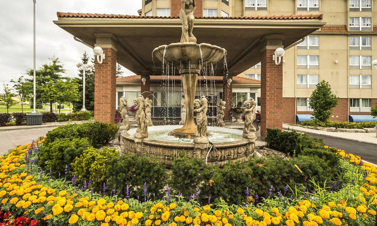 Vaughan Hotel | Monte Carlo Inn Vaughan Suites