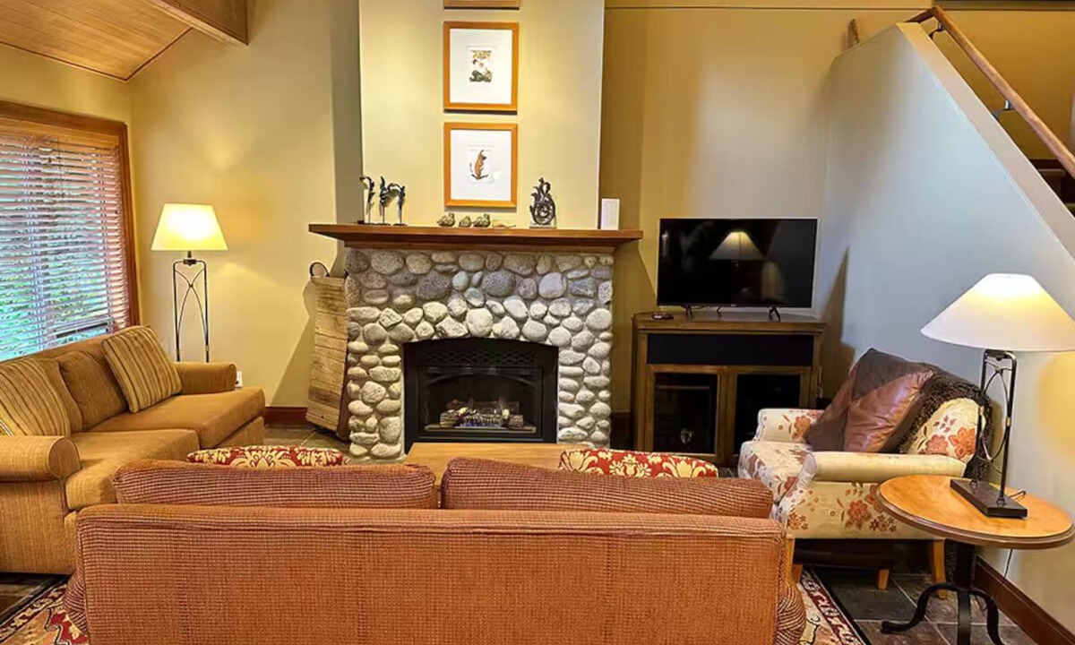 Village North Ski Chalet | Montebello 3 bedroom chalet, private hot tub