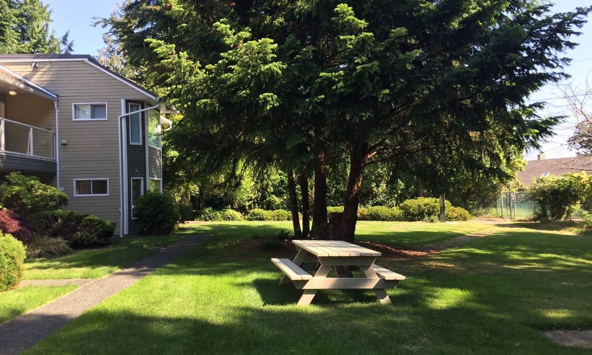 Regional District of Nanaimo Condo | Monthly Rental Mid Sep- Mid June 2100.00 LONG TERM RENTAL AVAILABLE Sept-Jun