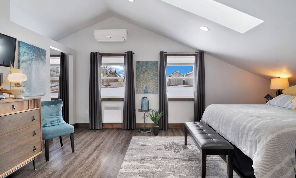 Cardigan House | Morley's Marina Loft