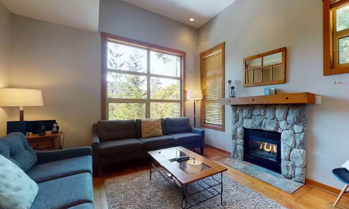 Upper Village House | Mountain Star 4 Bedroom private hot tub
