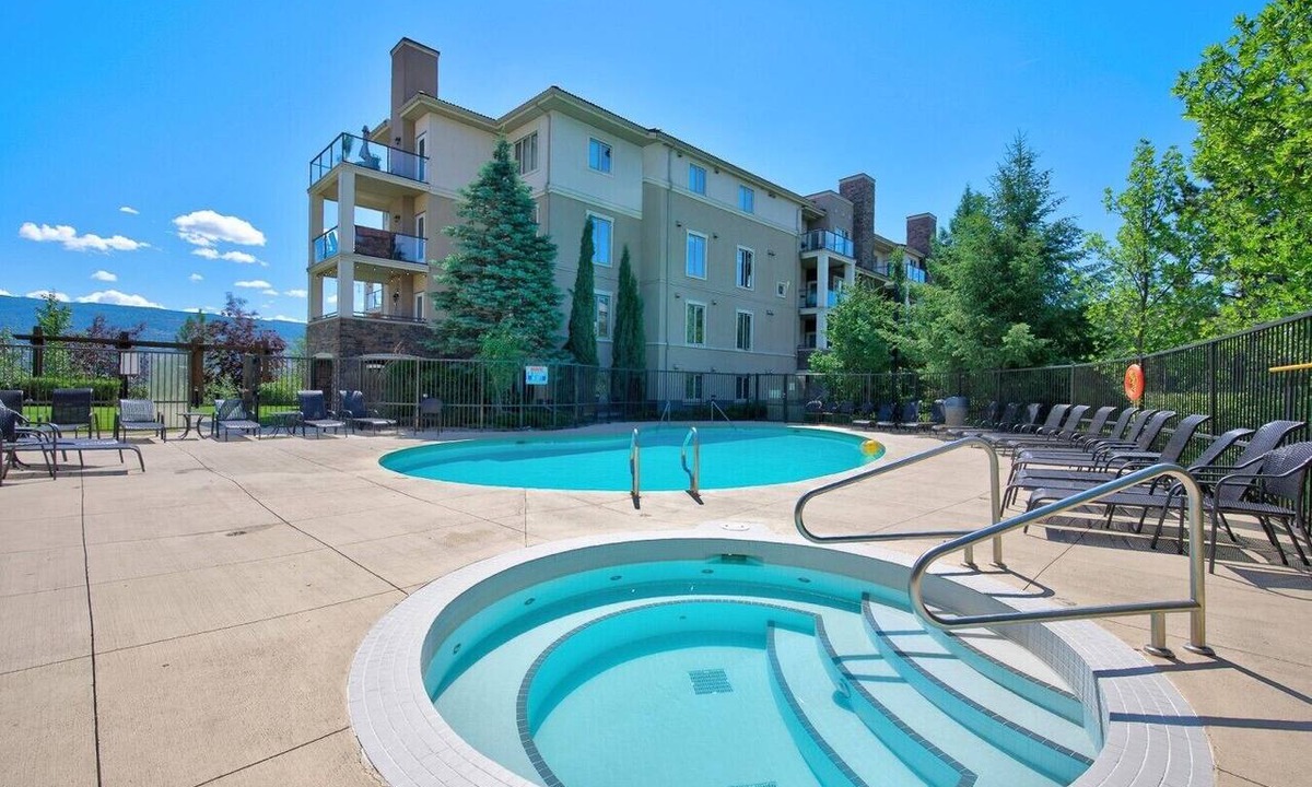Quail Ridge Apartment | Mountain View Condo | Pool, Hot Tub & Golf 2213