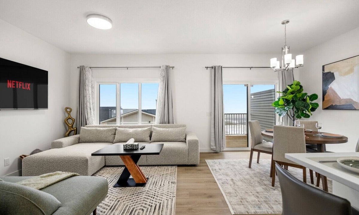 Cochrane House | Mountain View Retreat with Two King Beds and Full House