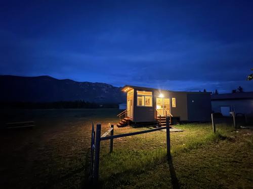 Central Kootenay House | Mountain View Retreat