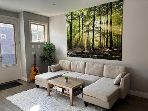 Sunalta House | Nature Home Near Downtown and 17th Avenue