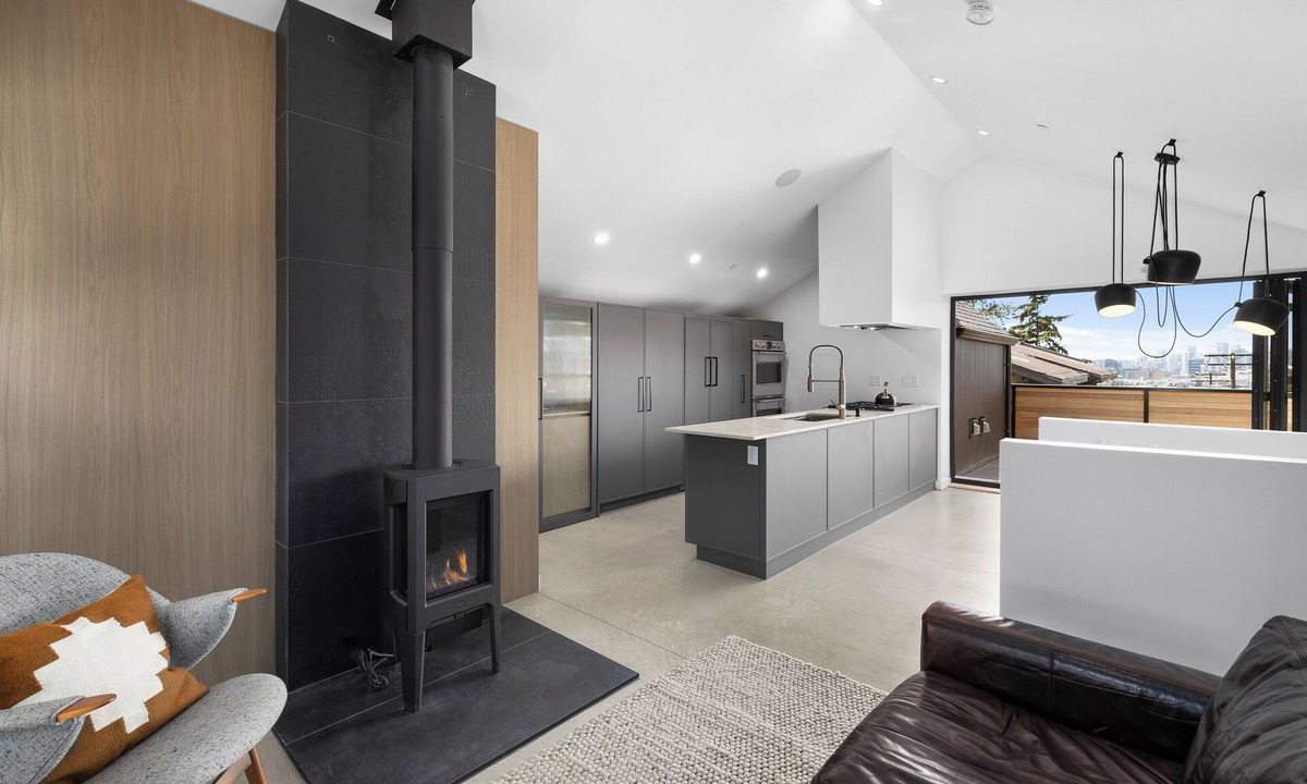 Grandview-Woodland House | New Construction; 2000 sqft House off Commercial Drive - Mountain and City Views