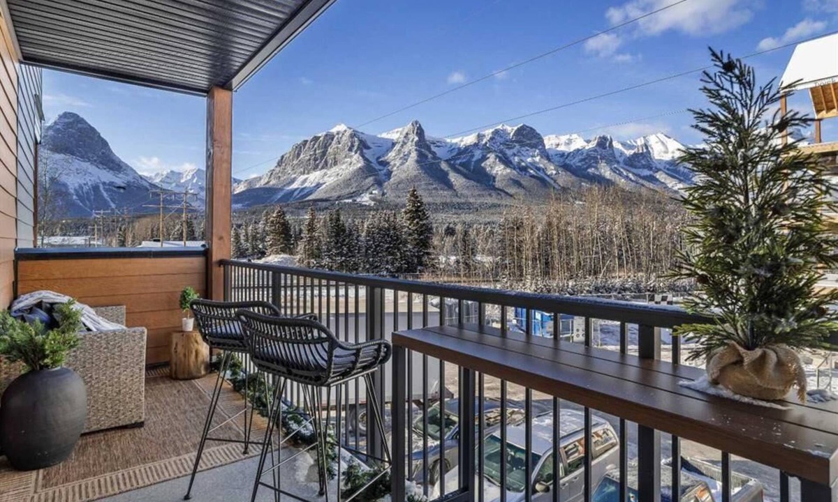 Canmore Apartment | New Luxury 3 bedroom