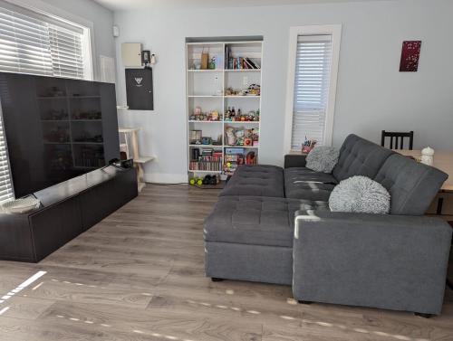 Kensington-Cedar Cottage House | Newly built 2 bed duplex, 2 baths, AC in East Van