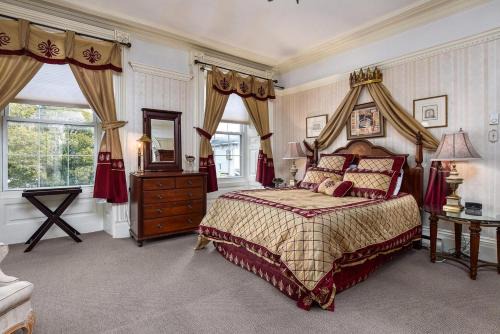 Brockville Hotel | Noble Suites