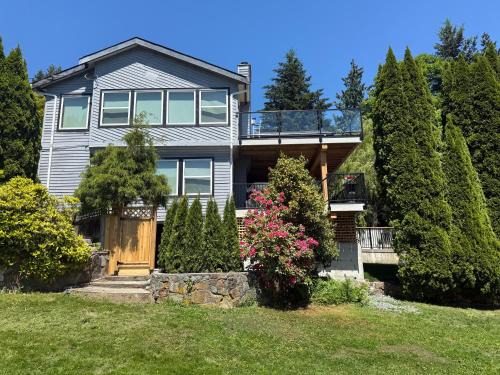 District of North Vancouver Apartment | North Van Mountain Retreat