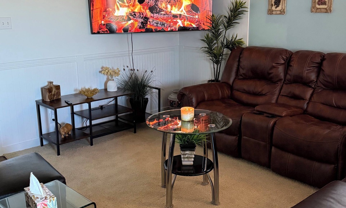 Regional District of Nanaimo House | Ocean & peak Retreat