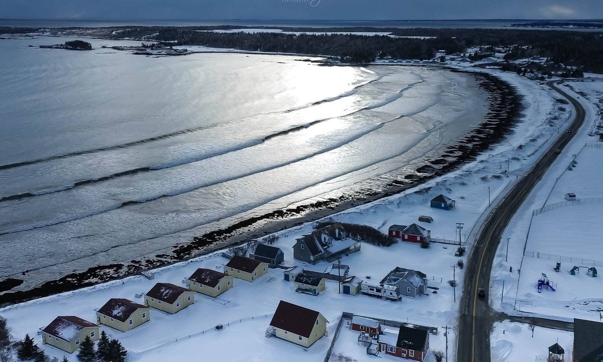 Lockeport Ski Chalet | Ocean-View Chalet · King + 2 Queens · Pet-Friendly