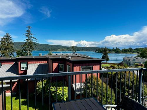 Sooke House | Ocean View Townhome - Sooke Harbour Marina