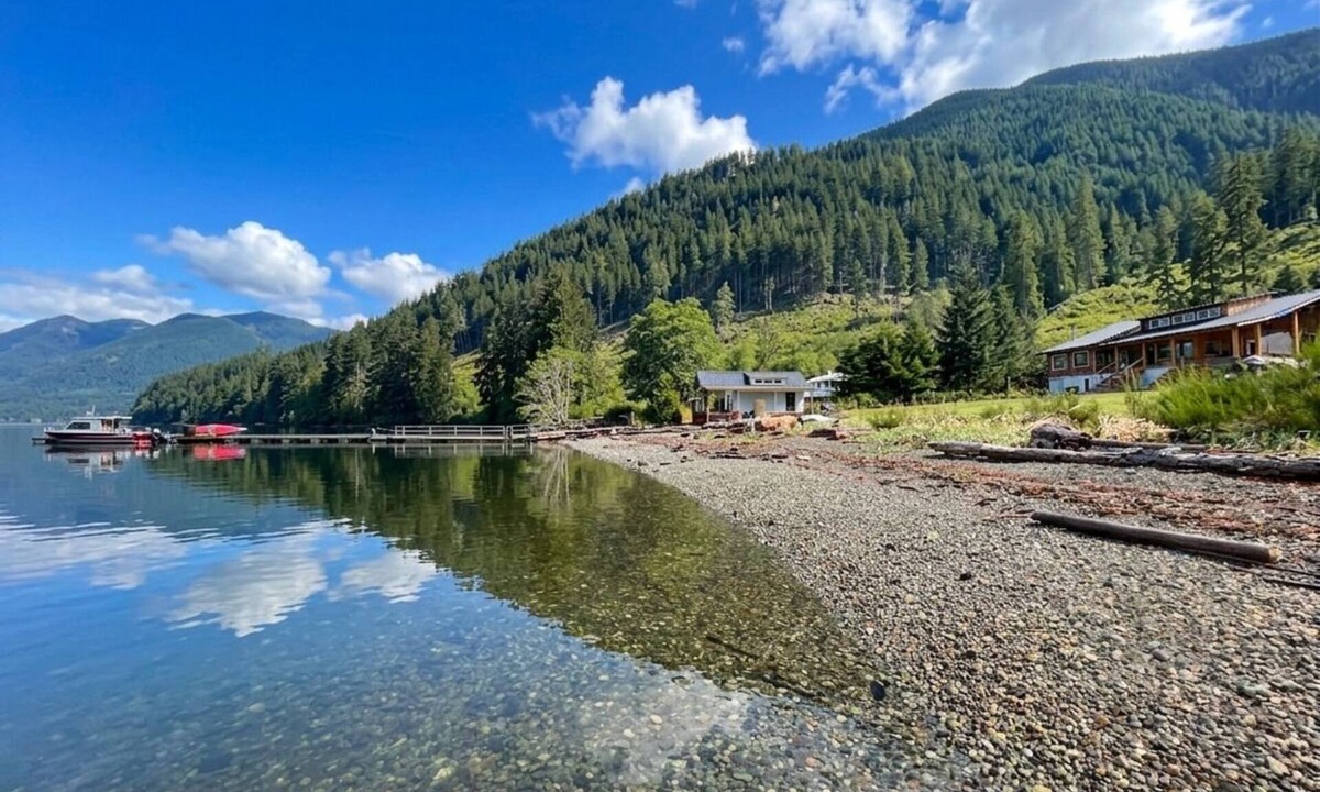 Quatsino House | Oceanfront FISHING home-BOAT ACCESS w/hot tub & private dock. Sleeps up to 17+