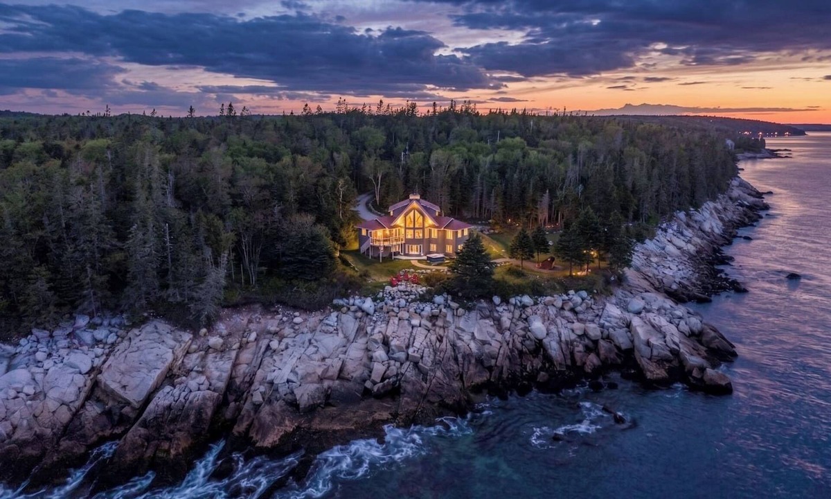 Chester House | Oceanfront Sanctuary | Private & Peaceful