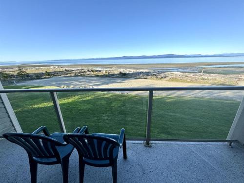 Regional District of Nanaimo Resort | Oceanfront Studio with Loft - amazing views!