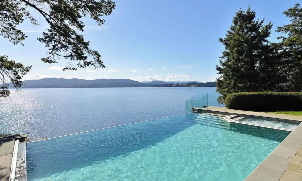 Sidney House | Oceanside Lodge Saanich Inlet