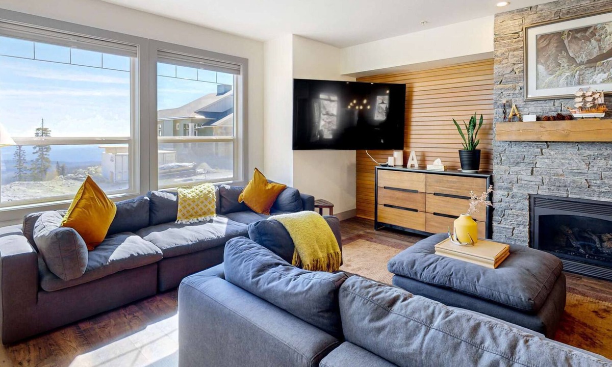 Snow Pine Estates House | Okanagan - SS Monashee