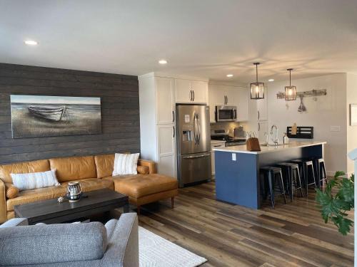 Sylvan Lake House | On The Ridge 3BR Sylvan Lake Retreat Sleeps 6