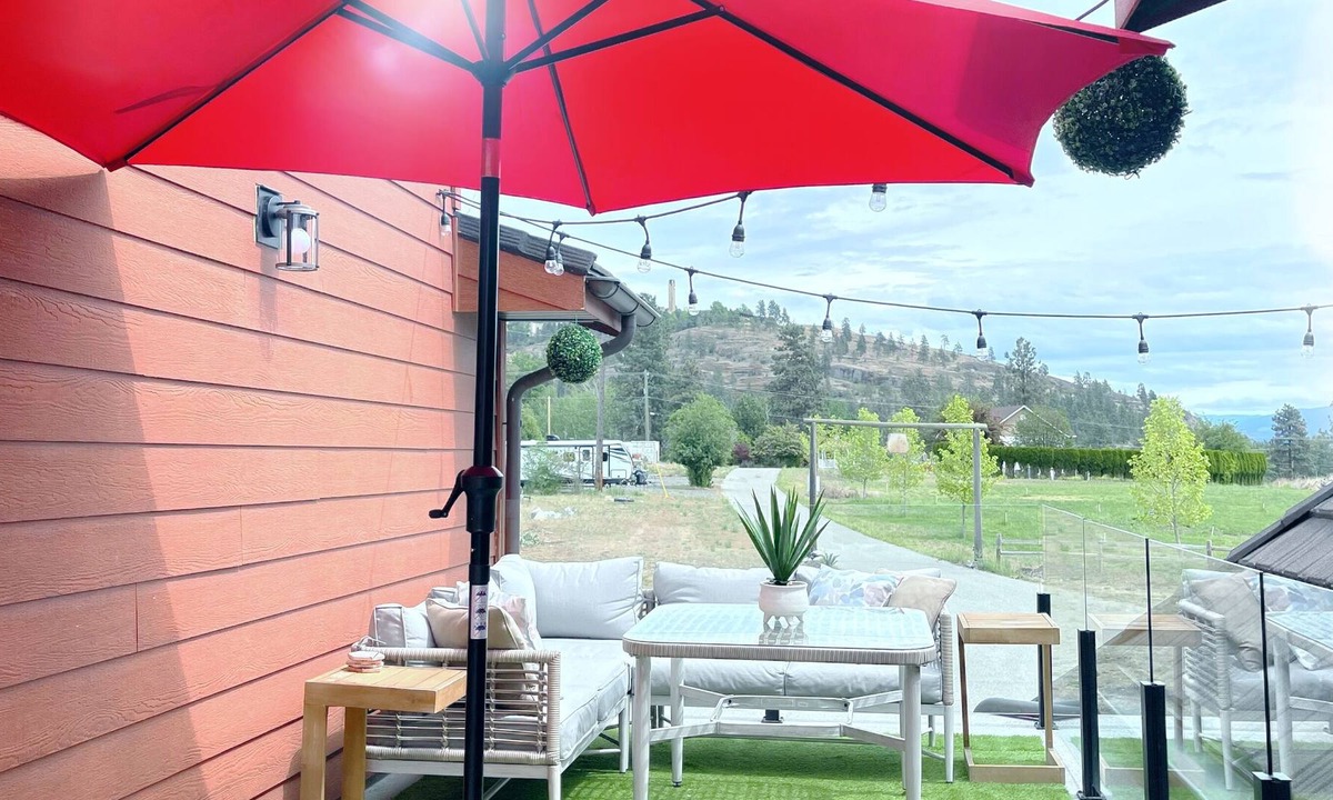 Westbank House | On the Wine Trail in West Kelowna- Country Glam Carriage House
