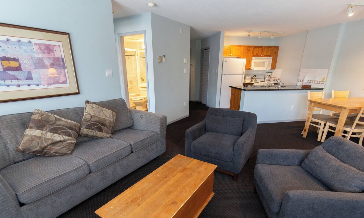 Village North Apartment | On Village Stroll, Walking Distance to Everything. A/C, Balcony, Fireplace