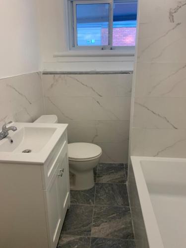 Sandy Hill Apartment | Only Private Room Steps To UOttawa Downtown Not Full apt
