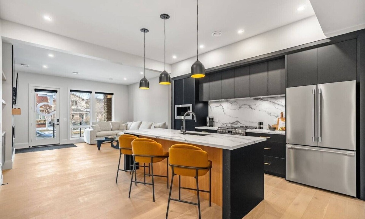 Killarney House | Onyx Escape | Lux 2 Bed | Garage | Min to DT