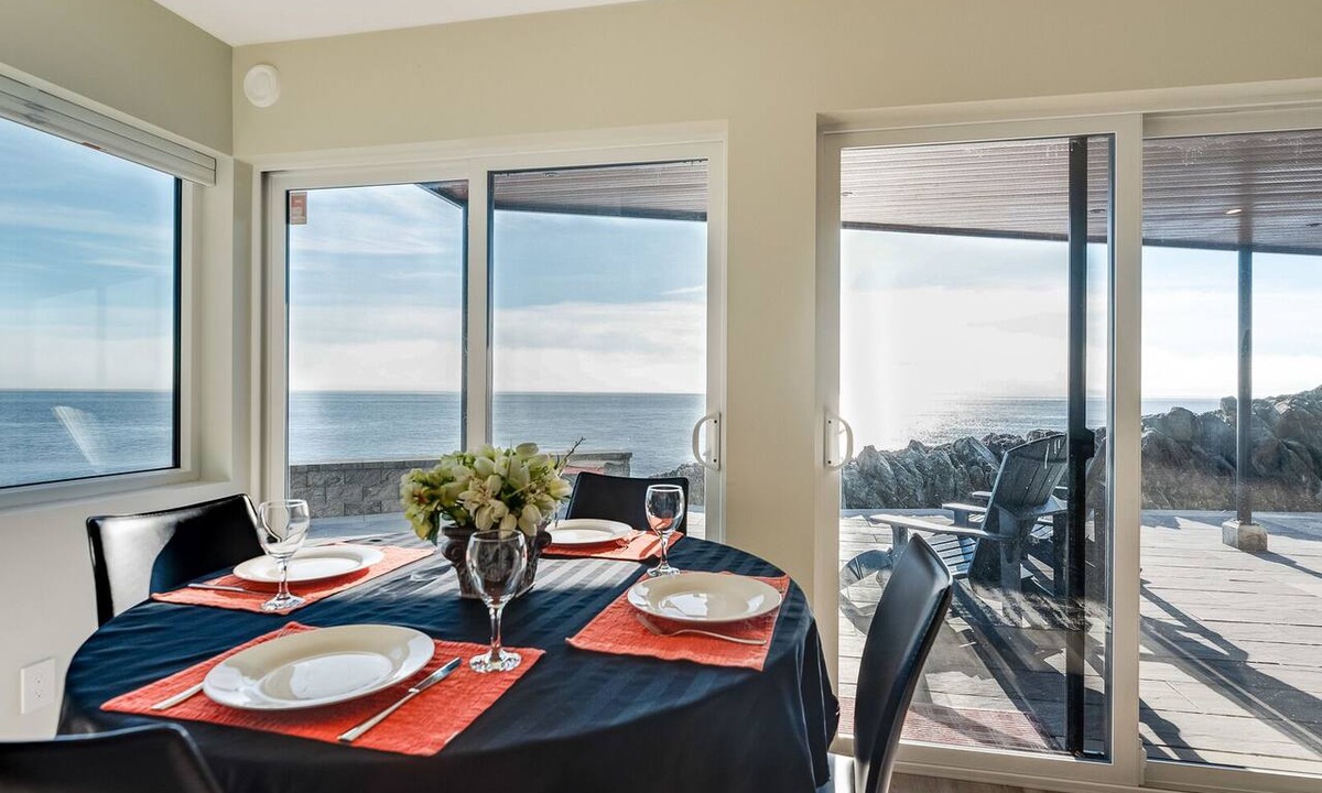 Saanich East Apartment | Otter Grotto