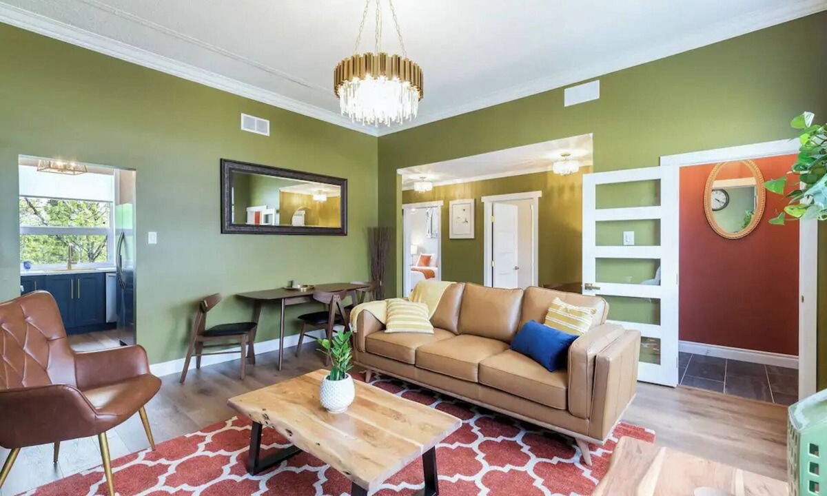 Whitehorse House | Paddy's Pond Place