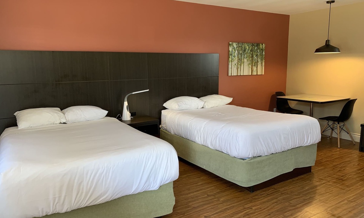 Shediac Hotel | Parlee Beach Motel