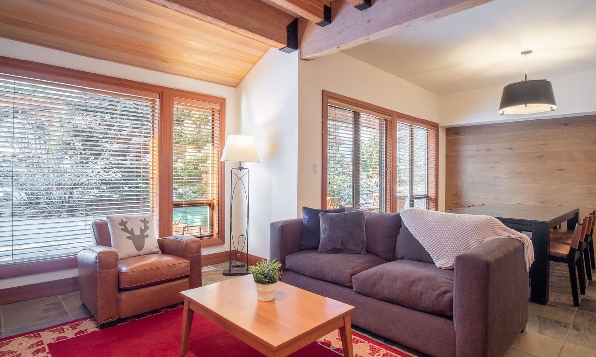 Whistler House | Perfect 4 bedroom, 3 bathroom home with a private hot tub | Montebello | Minutes from the village