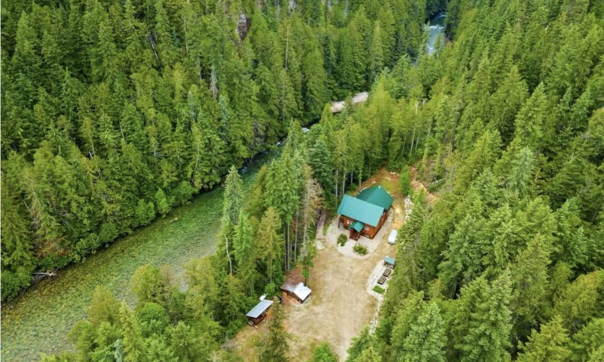 Craigellachie Cabin | Perry River Lodge, a Riverside Retreat