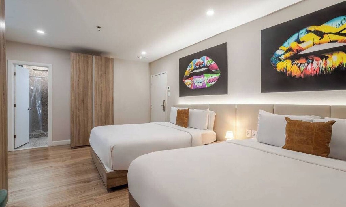 Gay Village Hotel | Pop Queen Duo – Central MTL Stay