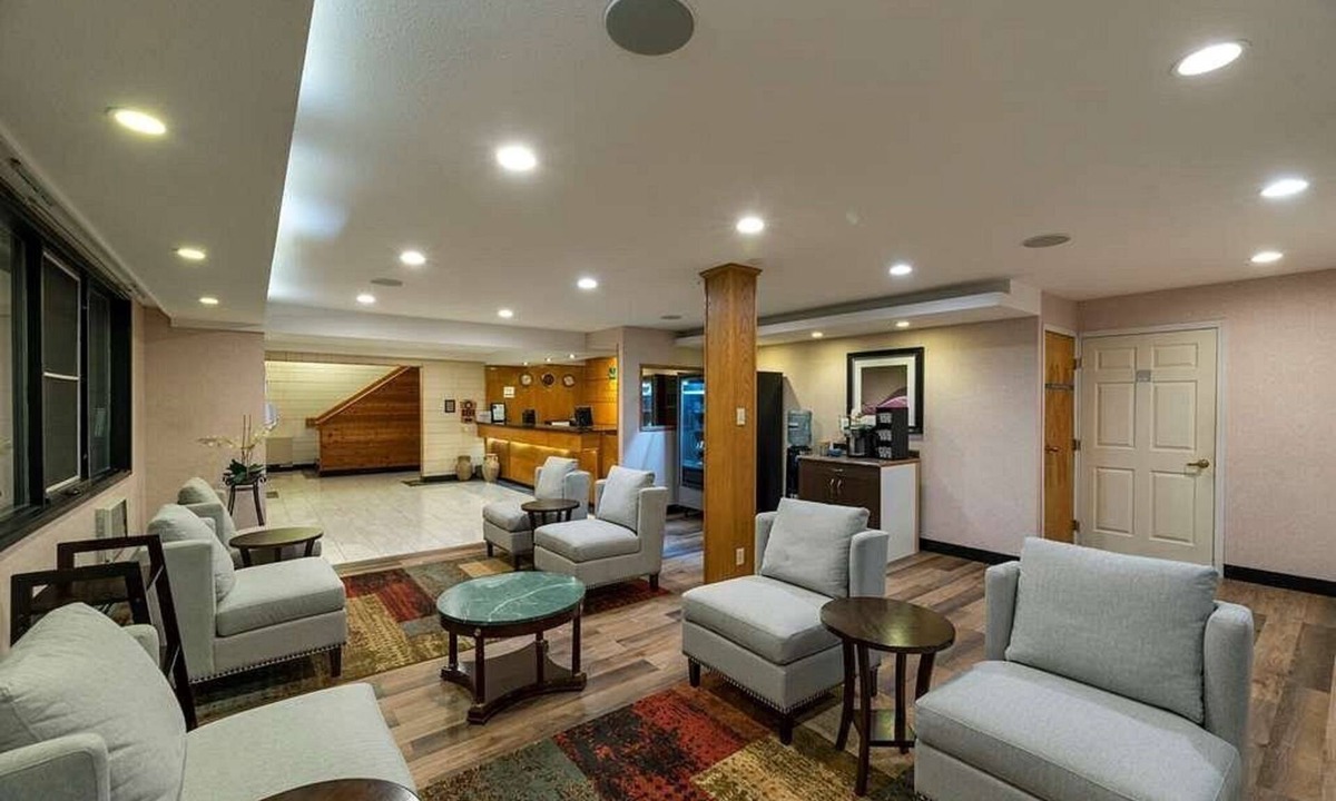 Quesnel Hotel | Prestige Riverside Lodge