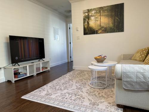 Langford Apartment | Private 1BR, AC, Strong Wi-Fi, Netflix and Amazon Prime