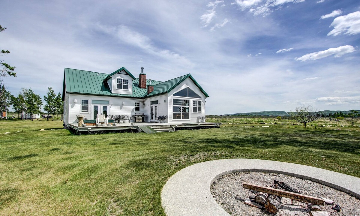 Calgary Villa | Private Cottage