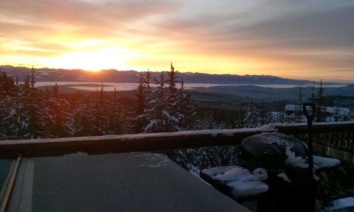Snow Pine Estates Ski Chalet | Private Large Chalet True Ski-In Ski-Out Perfect Location, Family/Pet Friendly