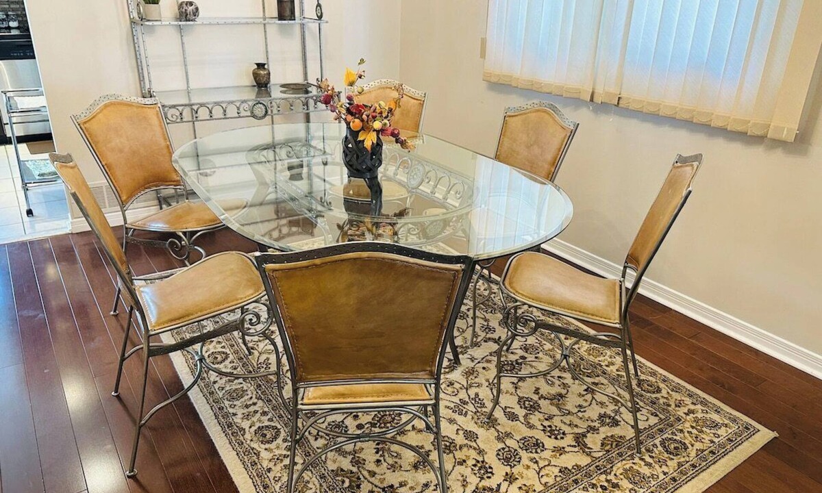 Hurontario House | Private Room Near SQ 1 Self Check-in 2 min to Transit