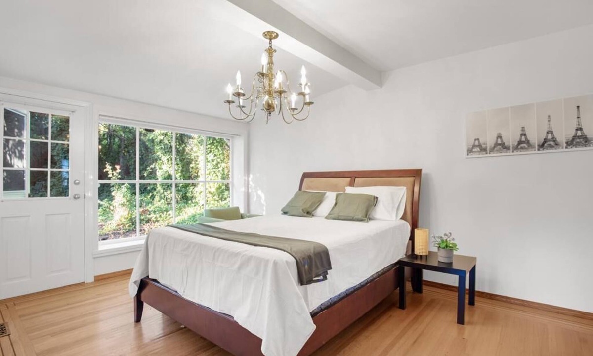 Kerrisdale House | Private Stay Close To Airport & Downtown