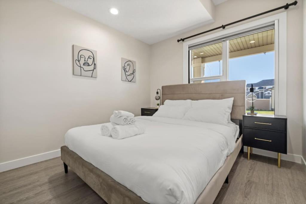 Sage Hill Apartment | Private Suite for Couples Friends and New Families