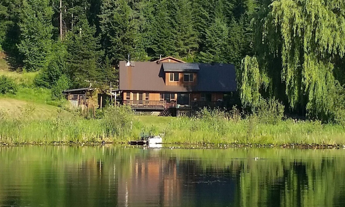 Clearwater House | Quiet Lake Front House with great view. Large deck and yard with its own dock!