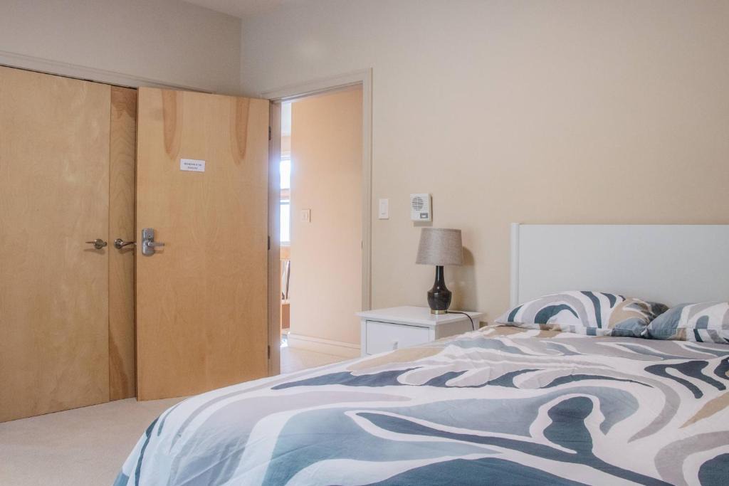 Broadmead House | Quiet Private Room with Ensuite - Broadmead 908