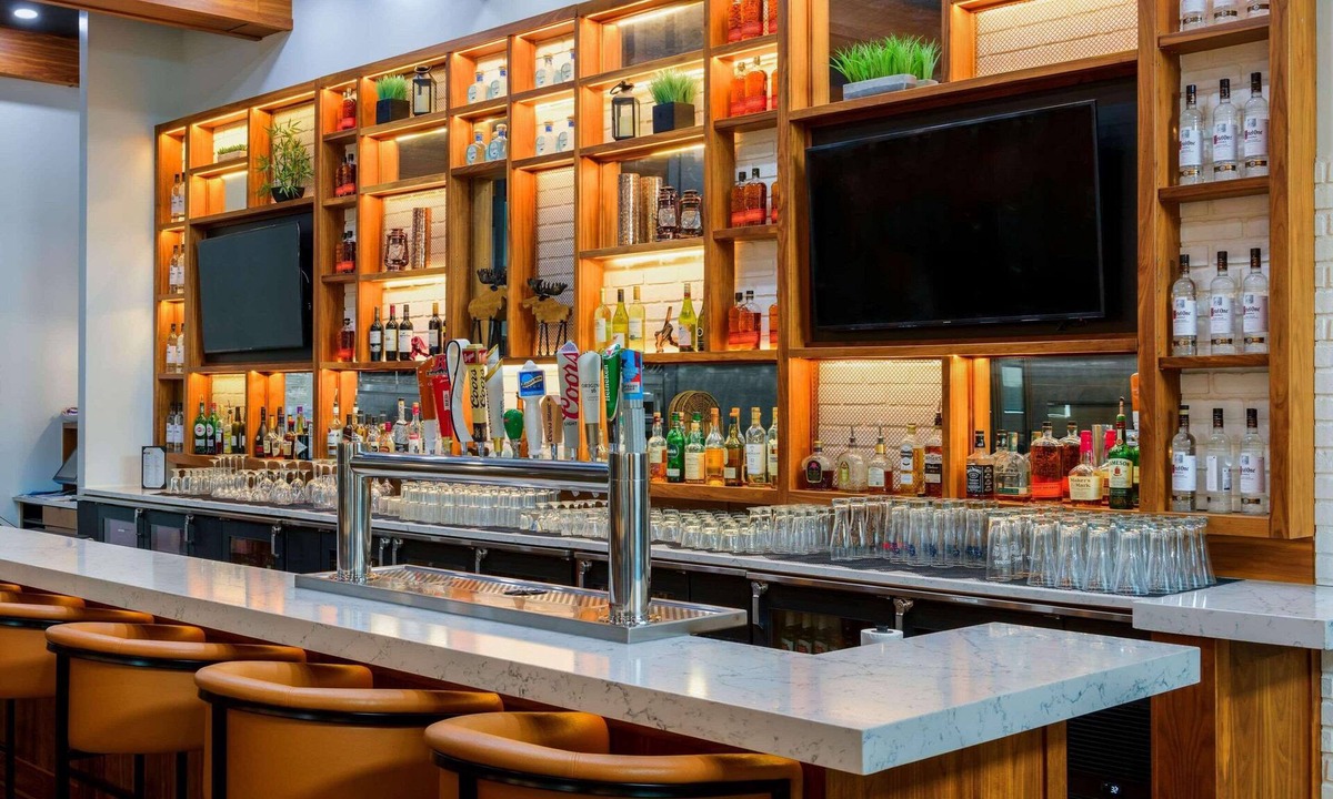 Fort McMurray Hotel | Radisson Hotel & Suites Fort McMurray