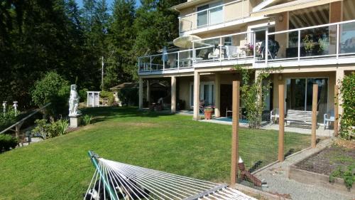 Saanichton Bed & Breakfast | Rae Leigh Heights BnB