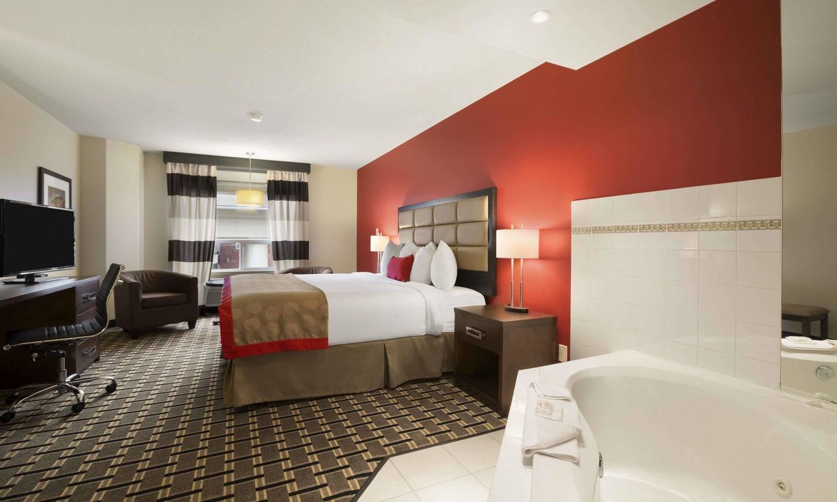 Edson Hotel | Ramada by Wyndham Edson