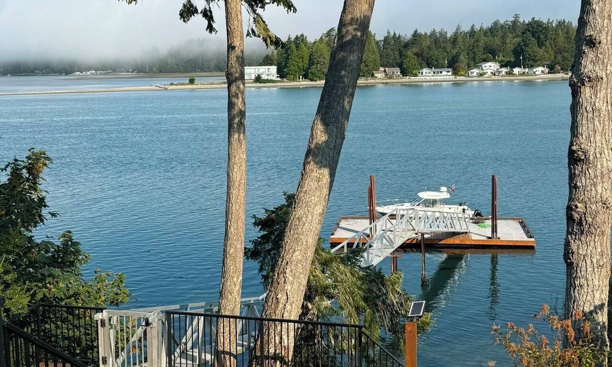 Juan de Fuca Electoral Area Apartment | Relaxing Waterfront Haven with Hot Tub & Dock