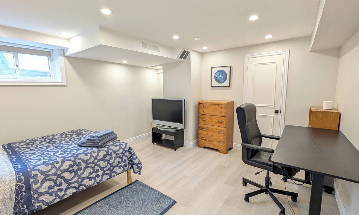 Newtonbrook House | Renovated Private Bedroom in a Shared Basement