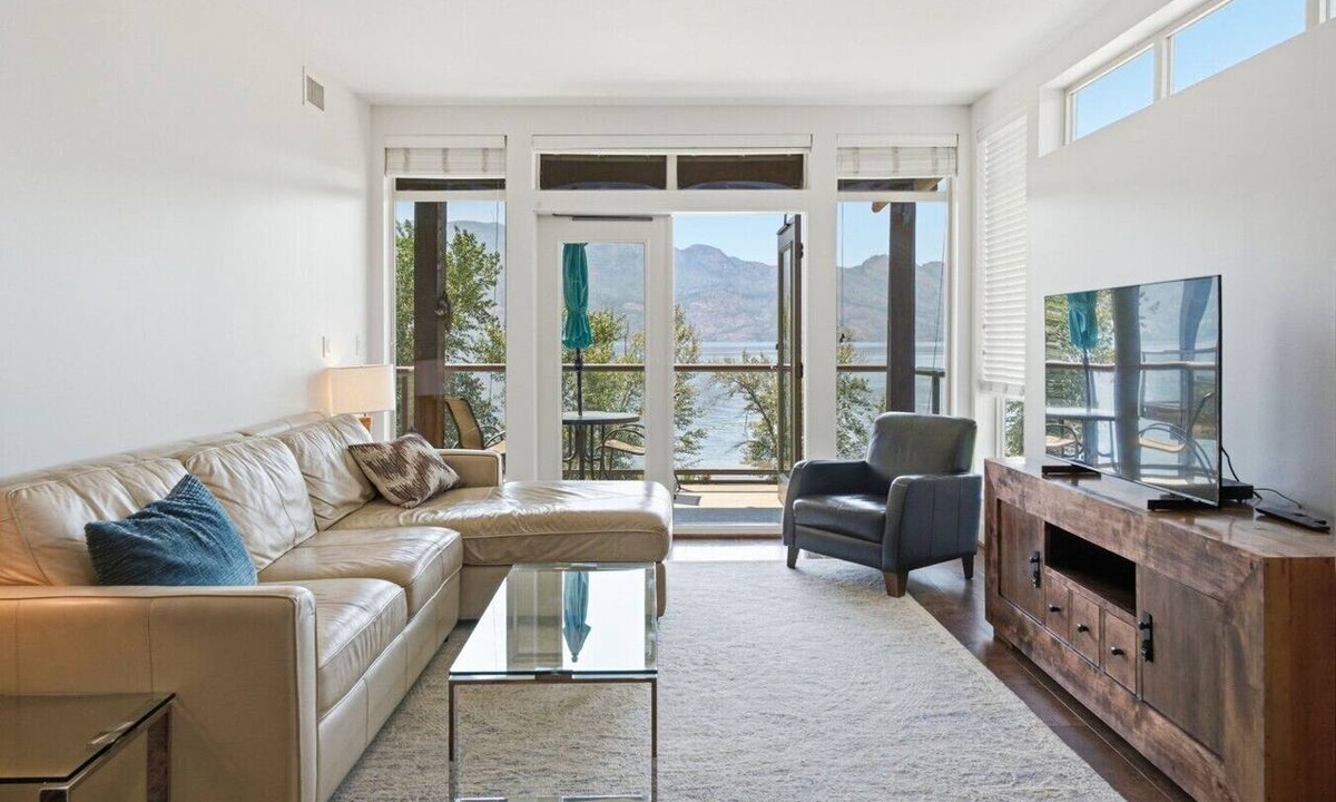 Westbank Condo | Resort Living at The Cove in West Kelowna